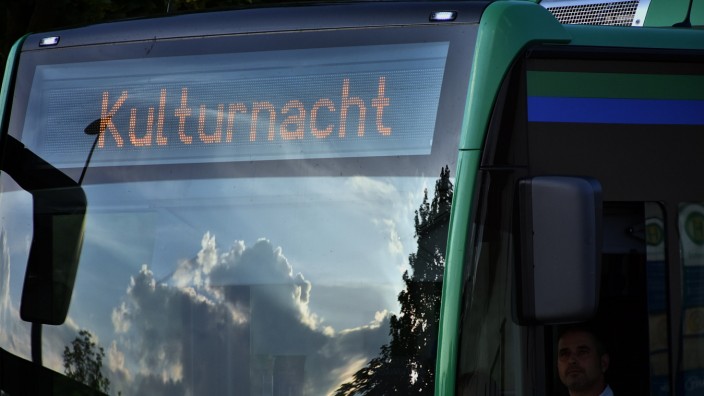 Brucker Kulturnacht: Mit den zwei Shuttlebus-Linien kommen die Besucher bequem zu den Veranstaltungsorten.