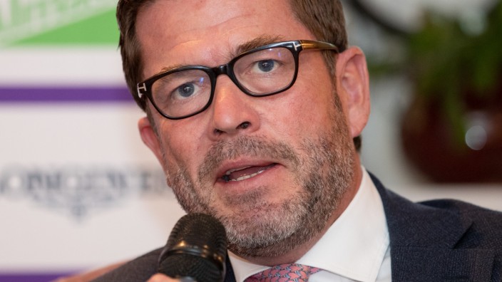 Leute: Karl-Theodor zu Guttenberg kehrt auf die deutschen Fernseh-Bildschirme zurück, diesmal als Moderator.