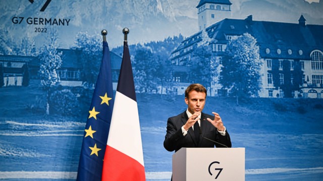 Lebensmittelversorgung: Emmanuel Macron gab in Elmau eine eigene Abschluss-Pressekonferenz.