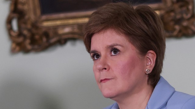 Vorstoß von Regierungschefin Sturgeon: Nicola Sturgeon, Ministerpräsidentin von Schottland, spricht auf einer Pressekonferenz anlässlich der Veröffentlichung eines neuen Papiers zur schottischen Unabhängigkeit.