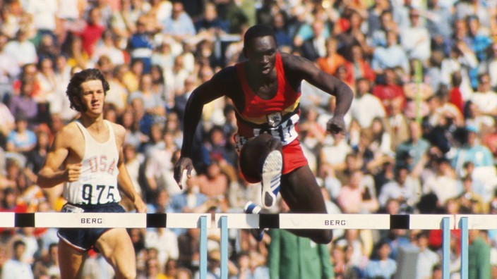 Olympische Spiele 1972: Auf dem Weg in die Geschichtsbücher: 400-Meter-Hürdenläufer John Akii-Bua, erster Olympiasieger aus Uganda.