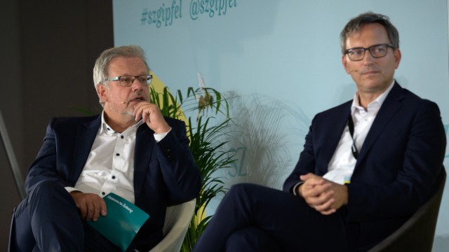 Nachhaltigkeit: Udo Littke vom IT-Dienstleiser Atos (rechts) mit Moderator Marc Beise.
