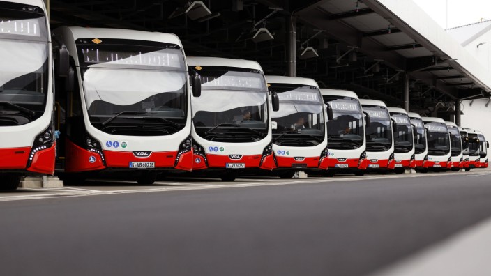 Europäische Union: Elektrobusse in Köln: Deutschland investiert Corona-Hilfen in klimafreundliche Mobilität.