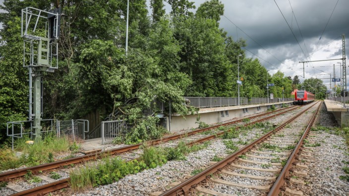Verkehrspolitik in Bayern: Bayerns Schienennetze sind immer häufiger in schlechtem Zustand.