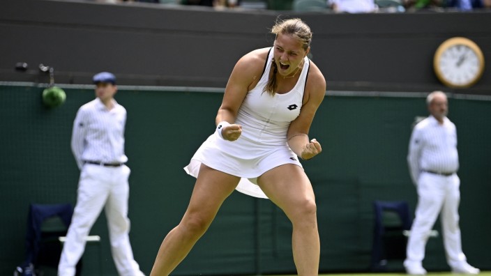 Tennistalent Jule Niemeier: Ihr größter Erfolg bislang: Jule Niemeier bejubelt ihren Zweitrundensieg in Wimbledon gegen die Weltranglisten-Dritte Anett Kontaveit aus Estland.