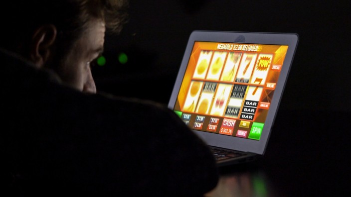 Casinospiele: Erstmals legal in Deutschland: Spielautomaten auf Smartphone und Tablet, sie gelten als besonders suchtgefährdend.