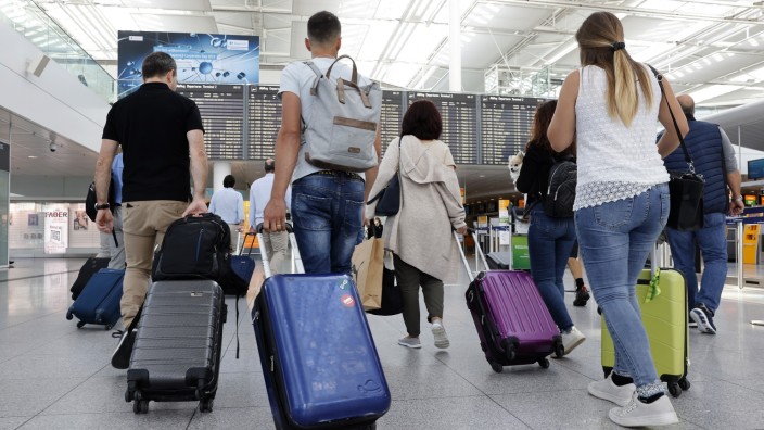 Reisen: Es ist wieder was los am Flughafen München. Im ersten Halbjahr sind schon 13 Millionen Passagiere gezählt worden.