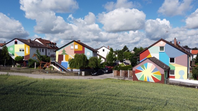 Inklusion: Gemeinsam mit dem Künstlerduo 44flavors gestalteten die Wiege-Kinder die Hausfassaden