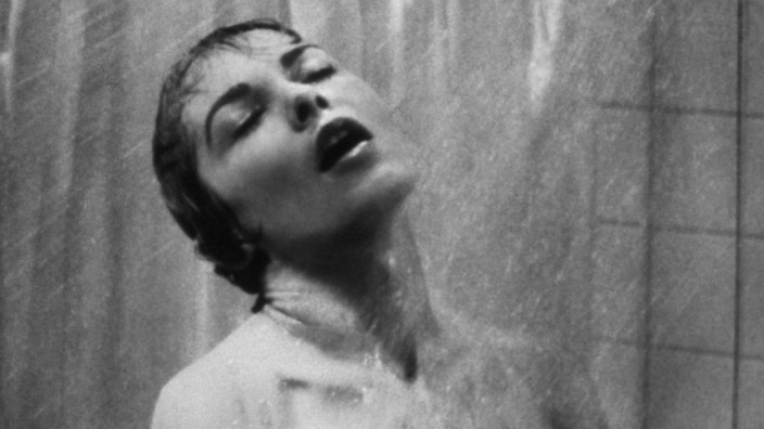 Energiesparen: Duschen ist schön. Wenn nicht hinter dem Vorhang die Stromrechnung oder, wie hier in Hitchcocks Film "Psycho" (1960), der Mörder lauert.