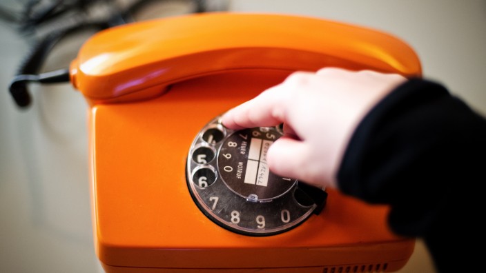 Telefonische Zeitansage: Damals, als die Telefone noch Wählscheiben hatten, stand vermutlich auch die automatische Zeitansage hoch im Kurs.