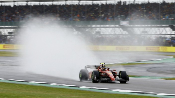 Formel 1 in Silverstone: Schnellster im britischen Regen: Carlos Sainz Jr.
