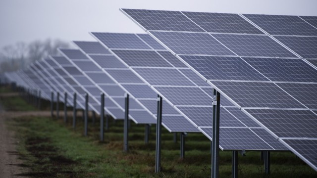 Energiewende im Kreis Freising: Solarparks könnten ebenso wie Windräder dazu beitragen, die Energiewende im Landkreis zu schaffen.