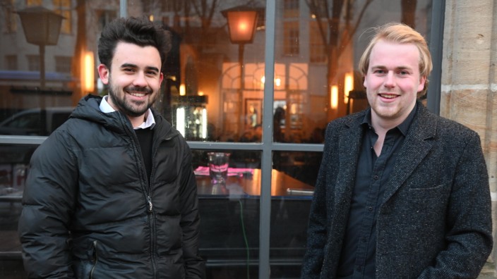 Taufkirchner Filmemacher: Kommen mit ihrem bisher größten Projekt nach dem Kino auch ins Fernsehen: die beiden aus Taufkirchen stammenden Dokumentarfilmer Luca Zug (links) und Alexander Spöri.