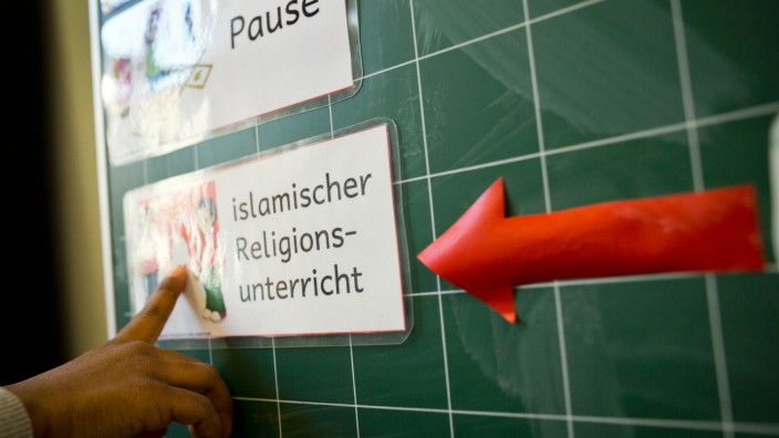 Bildung in Bayern: An mehreren Hundert Schulen in Bayern können Kinder und Jugendliche statt Religion oder Ethik auch einen Islam-Unterricht besuchen.