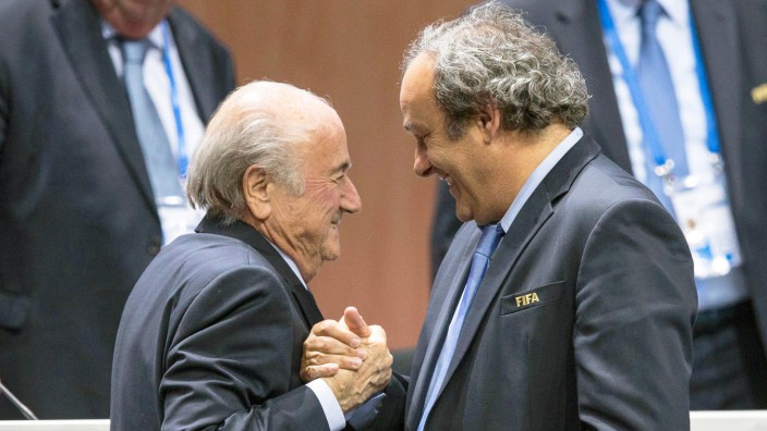 Gerichtsurteil in der Schweiz: Joseph Blatter (links) Michel Platini, hier beim Fifa-Kongress 2015 in Zürich.