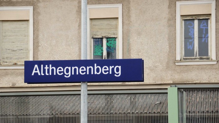 Nahverkehr: Die Pendler in Althegnenberg sind immer noch nicht an den Bayern-Takt angeschlossen.