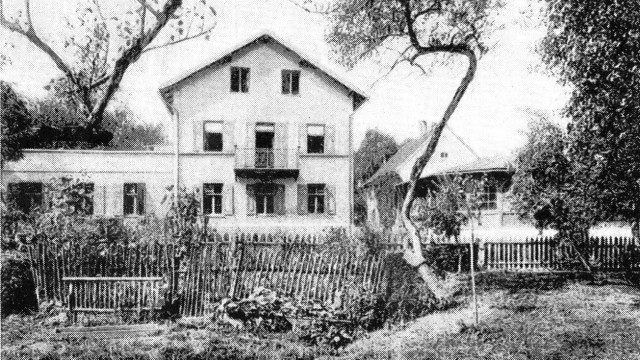 Jubiläum: Das Haus der Jugendarbeit in Gelbenholzen auf einem historischen Bild aus den 1930er Jahren.