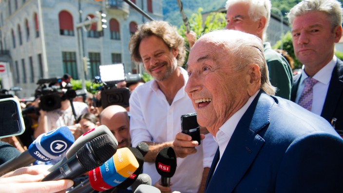 Fifa-Verfahren: Glücklich nach der Urteilsverkündung: der ehemalige Fifa-Präsident Sepp Blatter in Bellinzona.