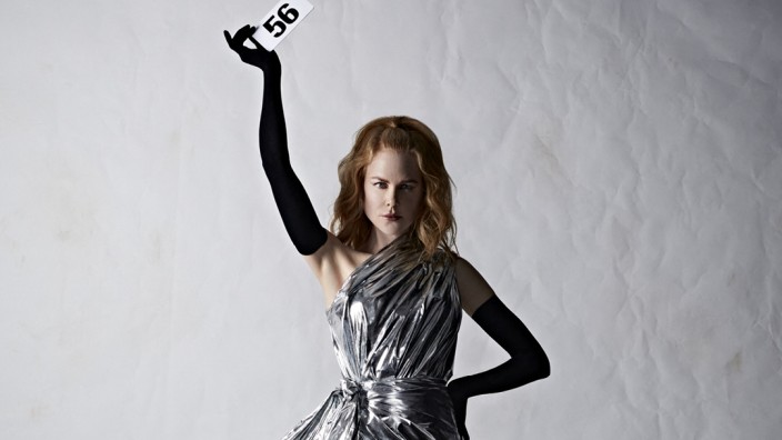 Haute-Couture: Die Stars - wie die in Seidenfolie gewickelte Nicole Kidman - sind es nicht, die das Balenciaga-Defilee so besonders machen. Sondern dass es Gefühle auslöst. Echte Gefühle.