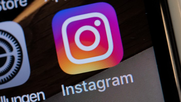 Netzkolumne: Offiziell hat Instagram nie zugegeben, dass es "Shadowbanning" anwendet, aber Nutzer sind sich sicher, dass manche Inhalte absichtlich nicht richtig ausgespielt werden.