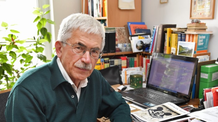 Starnberger Literatur-Wettbewerb: Ernst Quester, pensionierter Deutschlehrer und Herausgeber der Reihe "Starnberger Hefte", ist einer der Organisatoren des Literaturpreises.