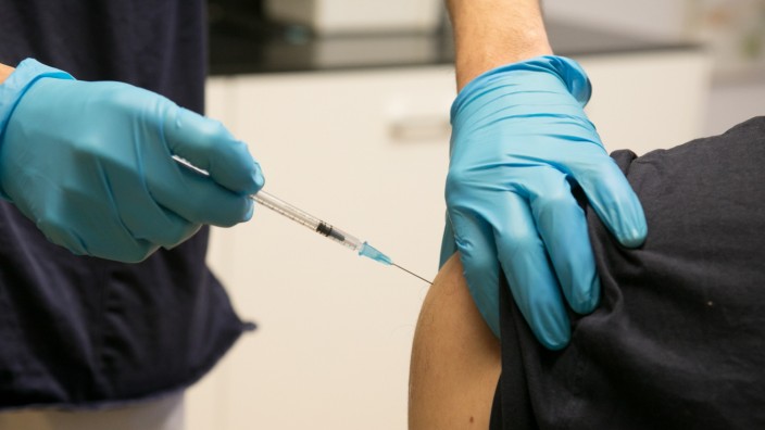 Corona-Impfungen im Landkreis Erding: Die Nachfrage nach Impfungen gegen das Corona-Virus hat deutlich nachgelassen. Die meisten holen sich eine Auffrischungsimpfung beim Arzt oder im Impfzentrum.
