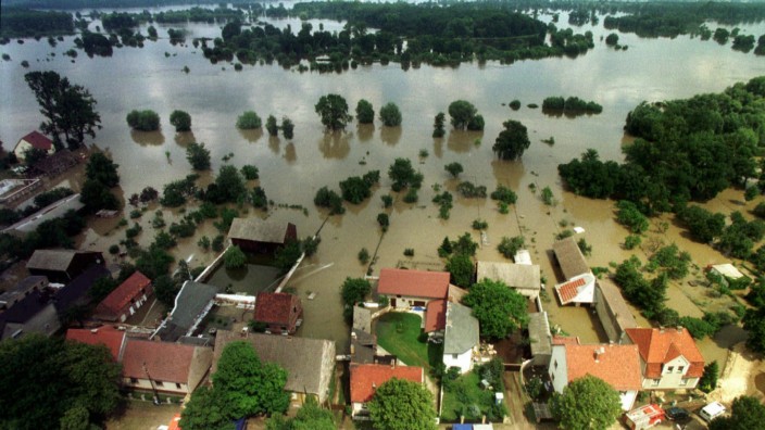 25 Jahre Oderflut: Ratzdorf, ein Ort am Zusammenfluss von Oder und Neiße nahe der polnischen Grenze, wurde vor 25 Jahren von braunen Fluten überschwemmt.