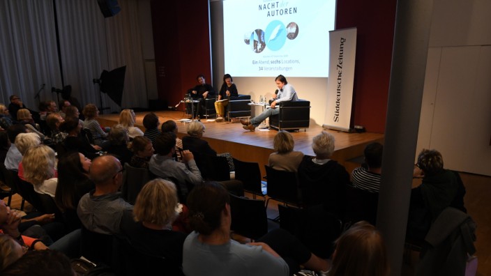 Live-Veranstaltung: Lesungen und Diskussionen an besonderen Orten: Das können Sie an diesem Freitag bei der Nacht der Autorinnen und Autoren der Süddeutschen Zeitung erleben.