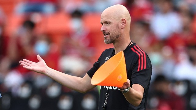 Manchester United: Cone display in Bangkok's Rajamangala National Stadium: Erik ten Hag is now training Manchester United - and has to see that Ronaldo stays with him.