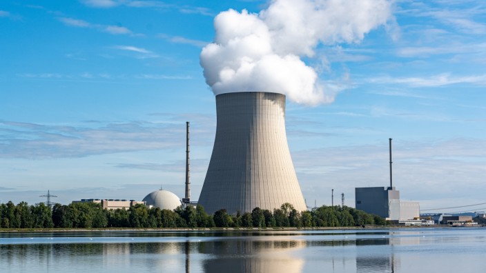 Laufzeitverlängerungen: Das Atomkraftwerke Isar 2 läuft noch bis Ende des Jahres. So zumindest der Plan.