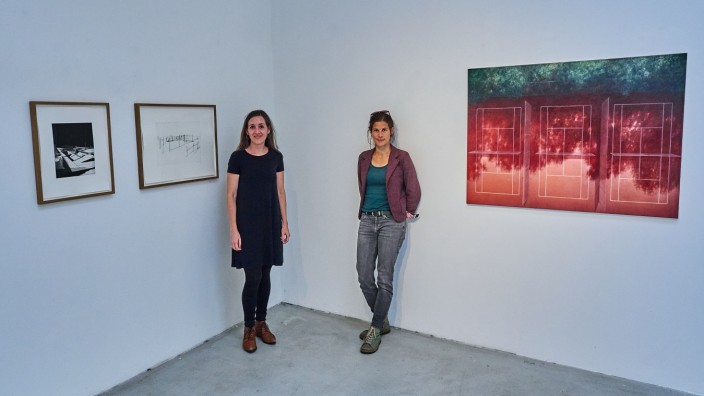 Vernissage am Freitag: Mögen Flächen, Kanten und auch Ecken: Christina Kirchinger (links) und Melanie Siegel stellen nun beim Ebersberger Kunstverein aus.