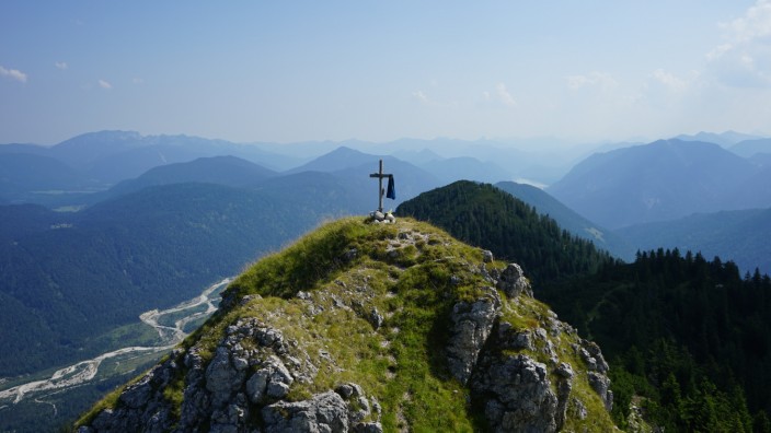 Alpen: Der Weg zum Gipfel ist mitunter eine Herausforderung. Doch es lohnt sich immer, sie anzunehmen, ist Andrea Kausche überzeugt.