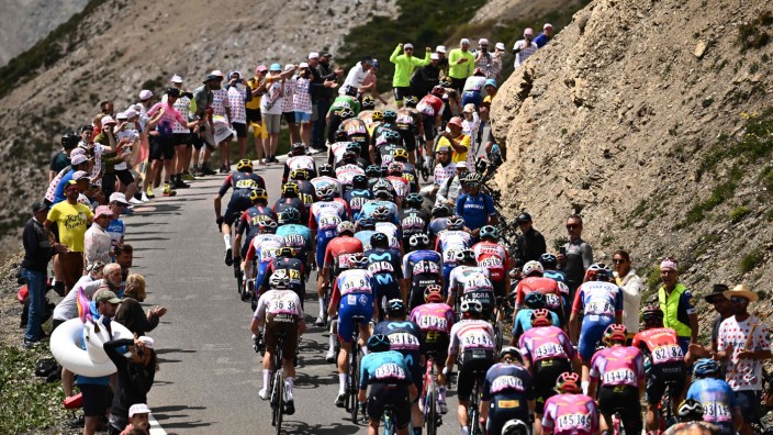 Tour de France: Gleich zweimal musste das Peloton in diesem Jahr den Col du Galibier bezwingen.