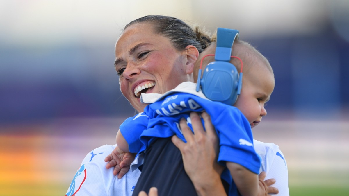 Mothers in professional football: "It's the greatest feeling in the world" - Sport