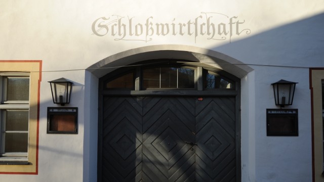 Oberschleißheim: Seit dem Tod von Wirt Karl Blass ist die Schlosswirtschaft zugesperrt. Das ist mittlerweile acht Jahre her.