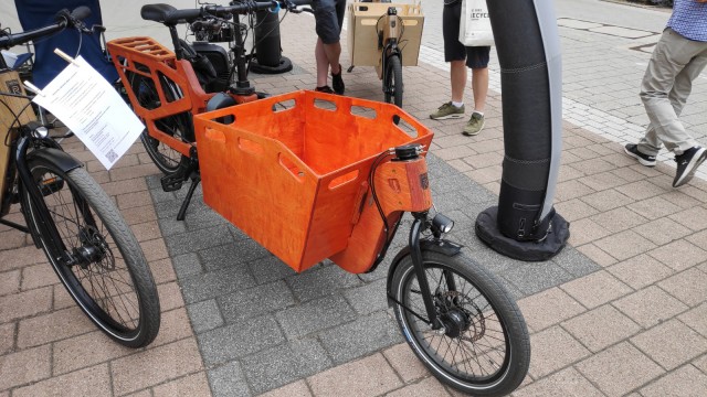 Eurobike: Wood as a material for a cargo bike?  Why not, thought Rethink from Dresden.