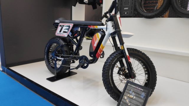 Eurobike: Motocross as an e-bike: the child in the man and woman is happy.