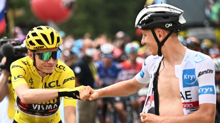 Tour de France: Die beiden dominierenden Fahrer bisher: Jonas Vingegaard im Gelben Trikot und Tadej Pogacar, Sieger der vergangenen beiden Tour-Ausgaben.