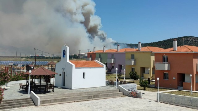 آتش سوزی جنگل: یونان: یک دهکده کودکان SOS در الکساندروپلیس تخلیه شد