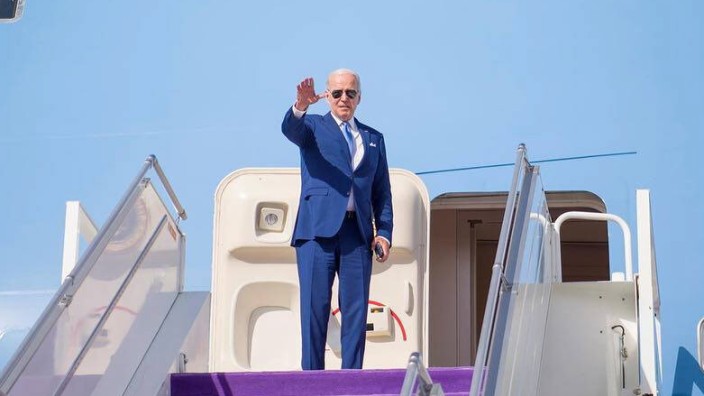July 16, 2022, Jeddah, Jeddah, Saudi Arabia: US President Joe Biden boards Air Force One before departing from King Abd