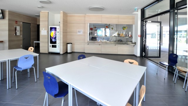 Schulerweiterung in Schondorf abgeschlossen: Die Mensa - gekocht wird hier momentan allerdings noch nicht.