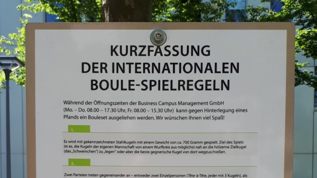 Unterschleißheim: Eine Tafel an der Bahn im Business-Campus weist auf die Regeln hin.