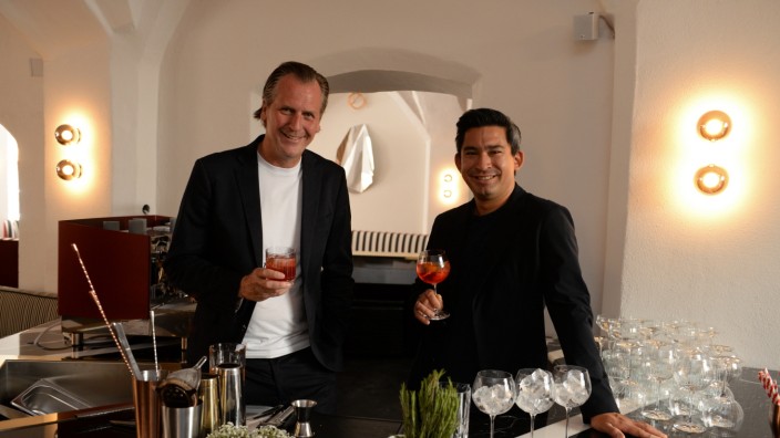 Spitzengastronomie: Raum für kulinarische Experimente: Tohru Nakamura (rechts) und Partner Marc Uebelherr in der "Schreiberei".