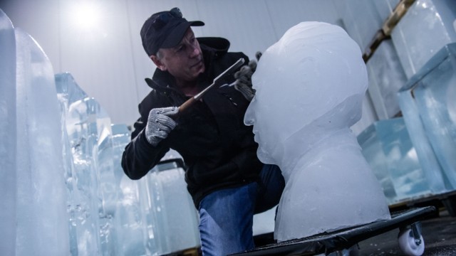 Hitzewelle: In der Werkstatt von Eisdesigner Thomas Tremml hat es bis zu minus 26 Grad.