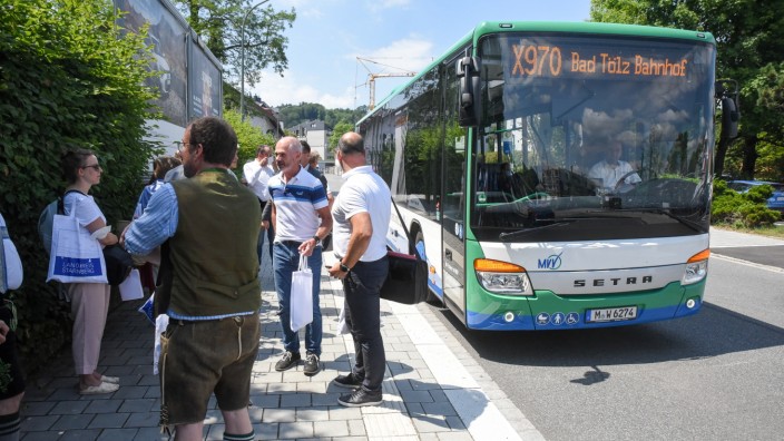 Von Starnberg nach Tölz: Der Expressbus X970 verbindet die beiden Kreisstädte Starnberg und Bad Tölz miteinander.