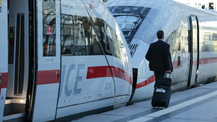 Neues Milliardenprojekt: Mit dem ICE zum Flughafen: Diese Idee hat die Deutsche Bahn nun dem Bundesverkehrsministerium präsentiert.