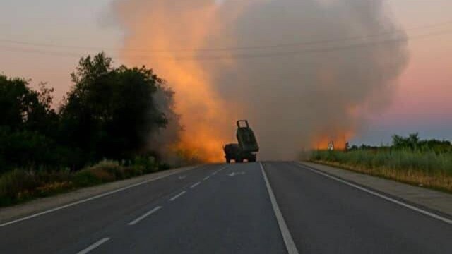 Krieg gegen Russland: Amerikanische Schützenhilfe: Die ukrainischen Streitkräfte haben inzwischen Raketenwerfer vom Typ "M 142" aus den USA im Einsatz.