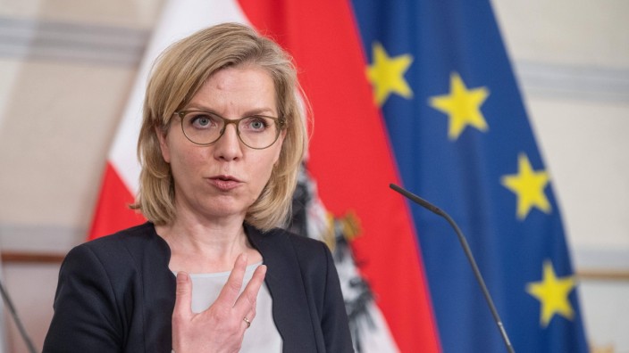 Österreich: Die Grünen-Politikerin Leonore Gewessler ist Österreichs Klimaschutz- und Energieministerin.