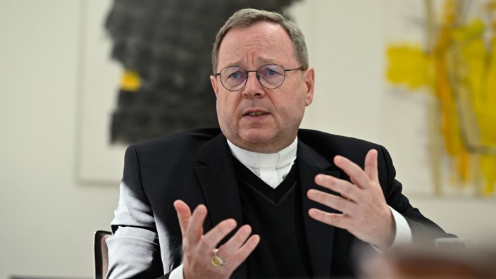 Profil: "Congrega in unum" - "Führe zusammen" ist Bätzings Wahlspruch als Bischof.