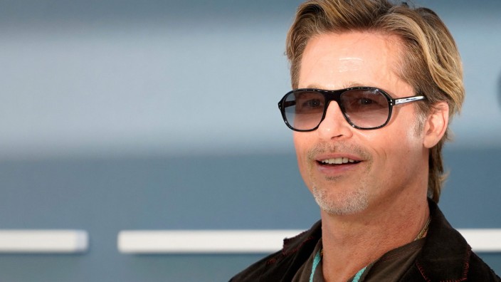 Leute: Vielleicht trägt Brad Pitt auch deshalb so gerne Sonnenbrille, damit er nicht ständig erkannt wird.
